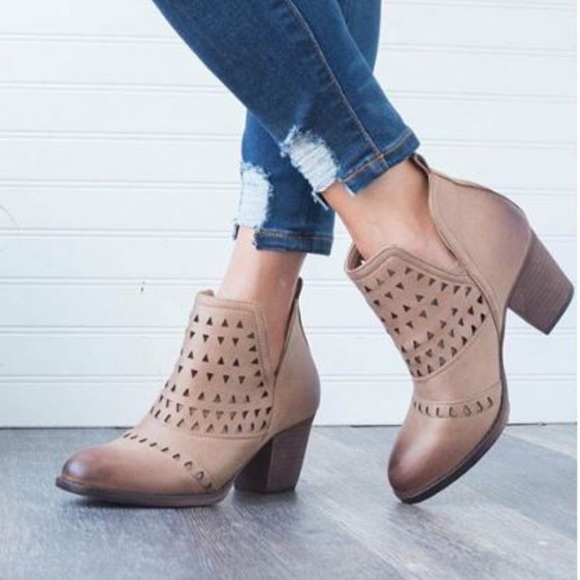 Shoes - 🆕 Vegan Leather  Ankle Boot